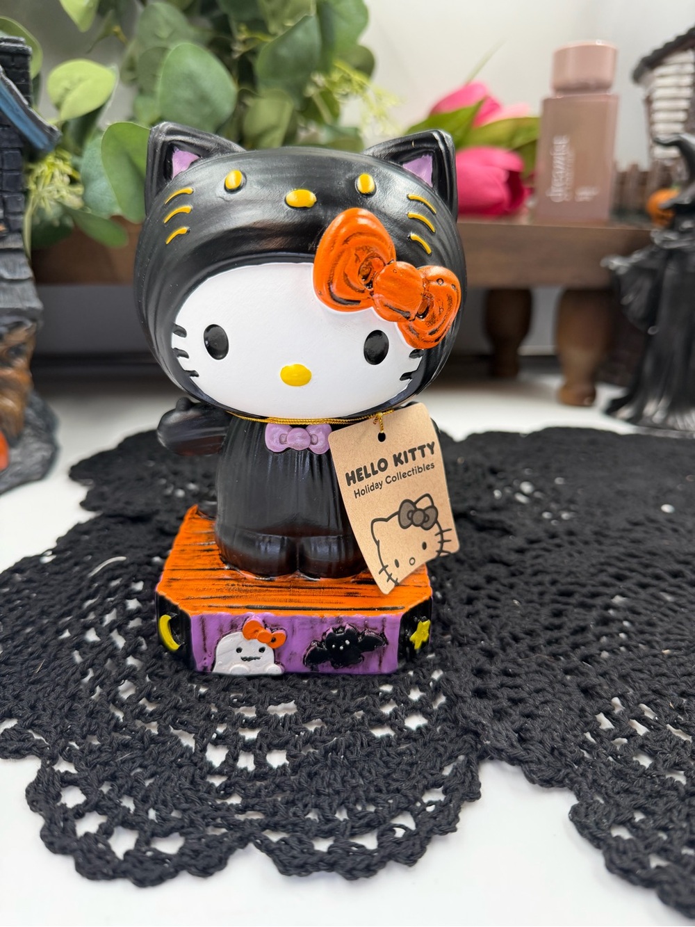 2026 Hello Kitty Halloween Black Cat Resin Figurine Sanrio Spooky Decor